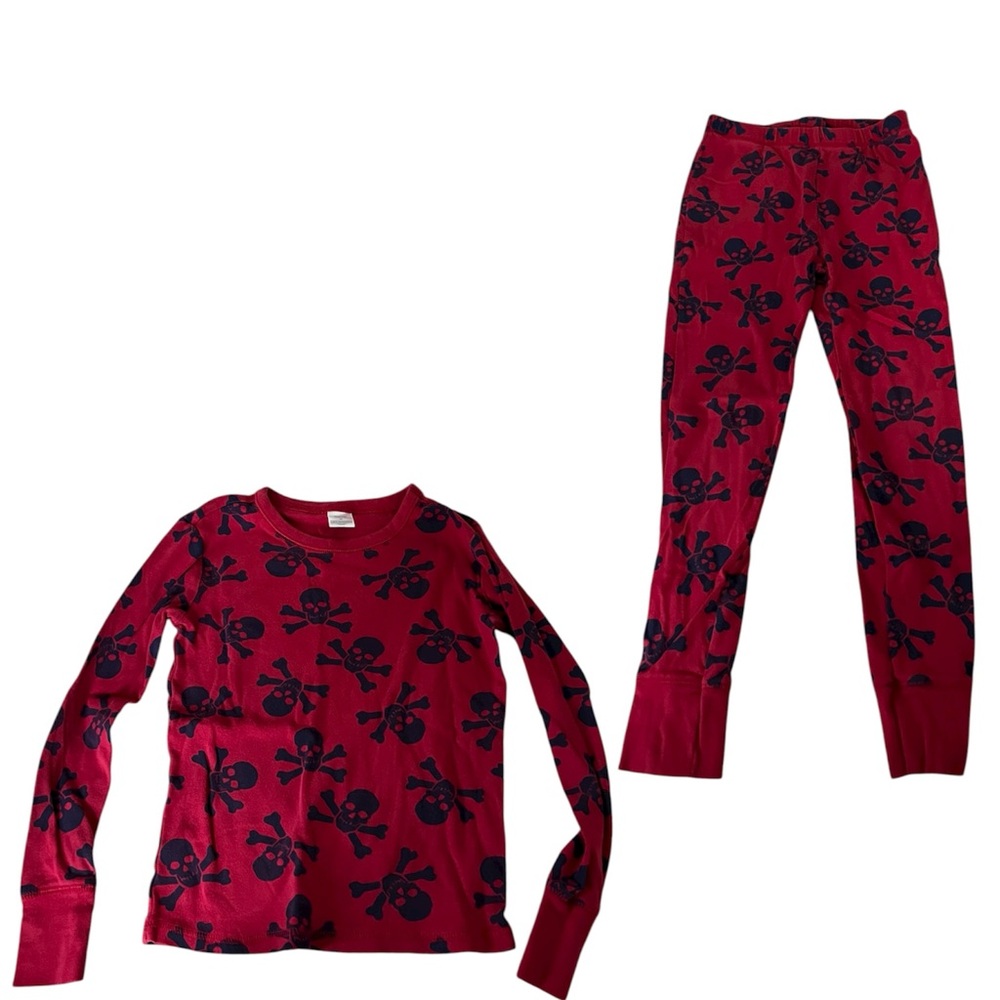 🔴GAP: Boy size 10, skull theme long sleeve pajama top w/matching bottoms🔴